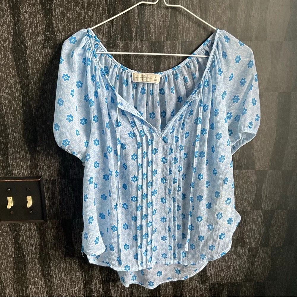 Abercrombie & Fitch Light Blue Floral Peasant Blouse